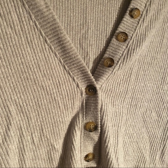 Cropped Cardigan - Picture 3 of 4